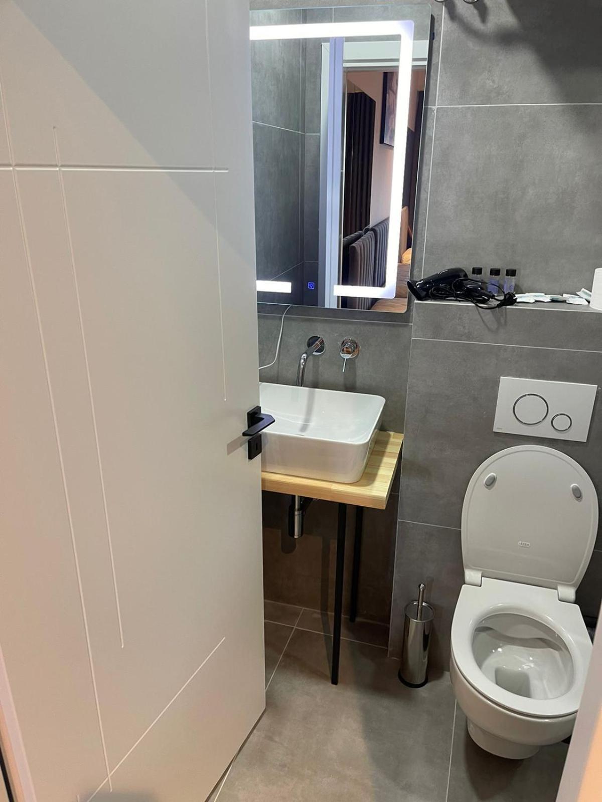 Aries Apartments Sarande Ngoại thất bức ảnh